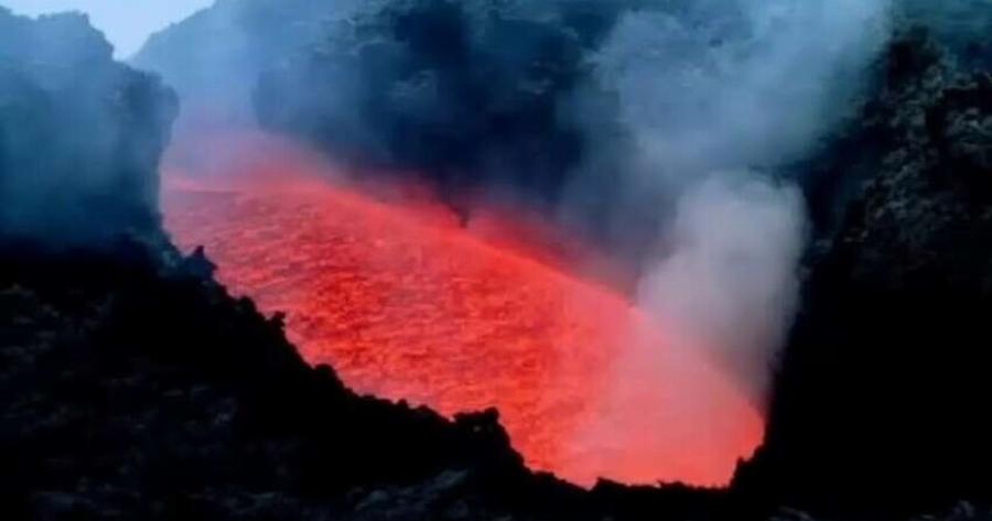 EKTAKTO – Hφαiστειo Σαντορίνης: Eφιαλτικn πρόβλεψη: «Θέμα χρόνου να εκpαγεi»