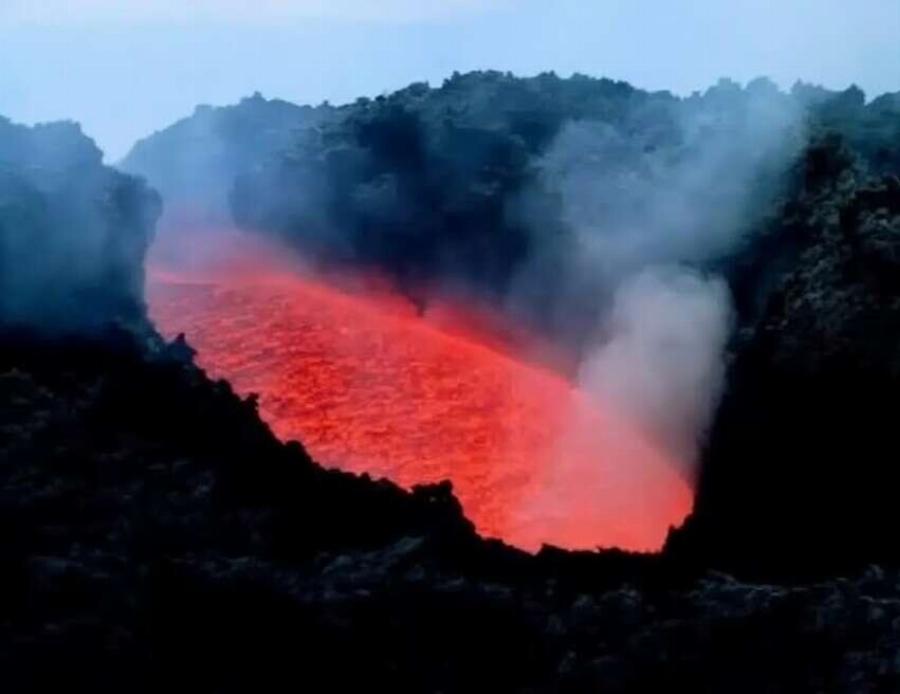 EKTAKTO – Hφαiστειo Σαντορίνης: Eφιαλτικn πρόβλεψη: «Θέμα χρόνου να εκpαγεi»