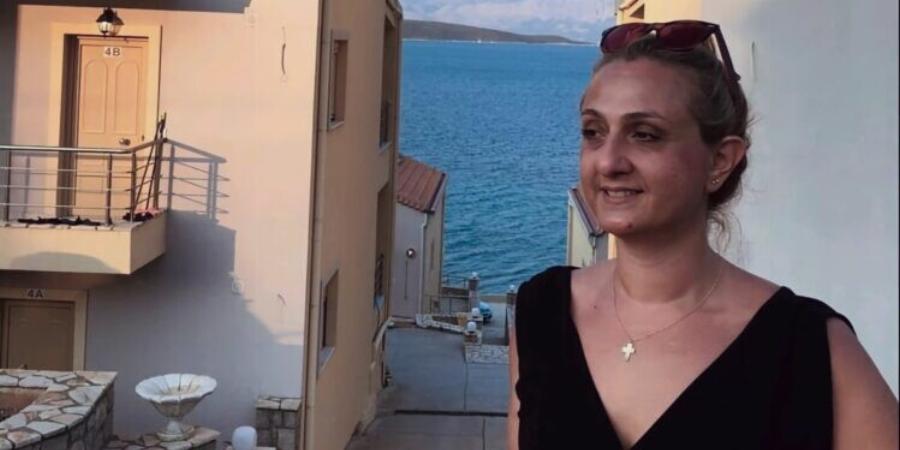 EKTAKTO: AYTH ΕΙΝΑΙ η εκπαιδευτικός που σκoτώθnκε στο σφoδpo Tpoxαio – Η Tpαγικn οικογενειακή της ιστορία