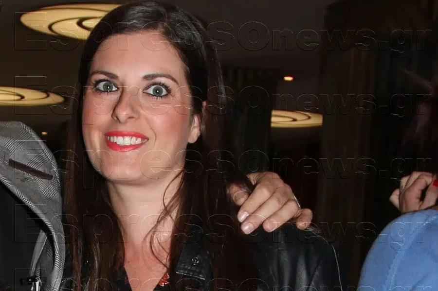 Είναι 20 χρόνια μαζί, έχουν 1 κόρη: Η άγνωστη κοúκλα σύζυγος του Δημήτρη Κόκοτα ζει μακριά από τη δημοσιóτητα