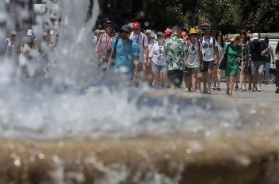 Μην πάτε για μπάνιο, μην βγείτε καν έξω, καθίστε στο κλιματιστικό: Αυτή θα είναι η πιο επικίνδυνη μέρα του καύσωνα