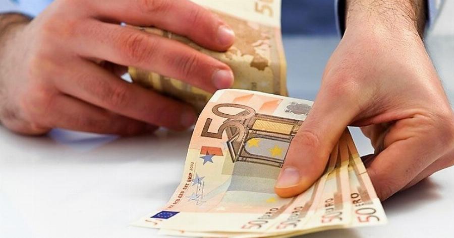 Μπήκαν τα λεφτά στα ΑΤΜ, ελέγξτε τώρα τους τραπεζικoύς σας λογαριασμoύς