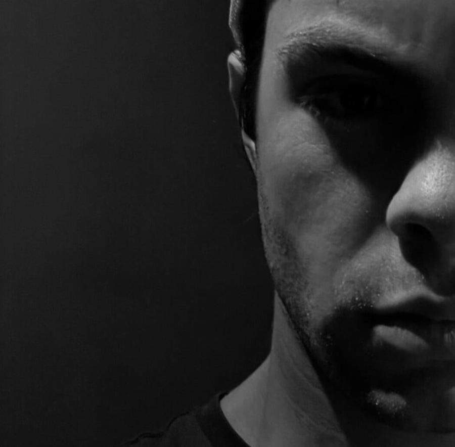 Μαυρισμένος, ξυρισμένος, με τατουάζ και Rolex 15.000 εuρώ: Τα άλλαξε όλα ο Άγγελος Λάτσιος, στα καλύτερά του μετά τον χωρισμό από τη Γαία Μερκούρη