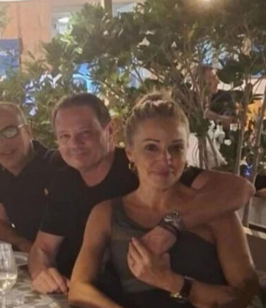 Αυτή είναι η νέα ξανθιά καλλονή σύντροφος του Απόστολου Λύτρα – Η ρομαντική απόδραση στα Χανιά