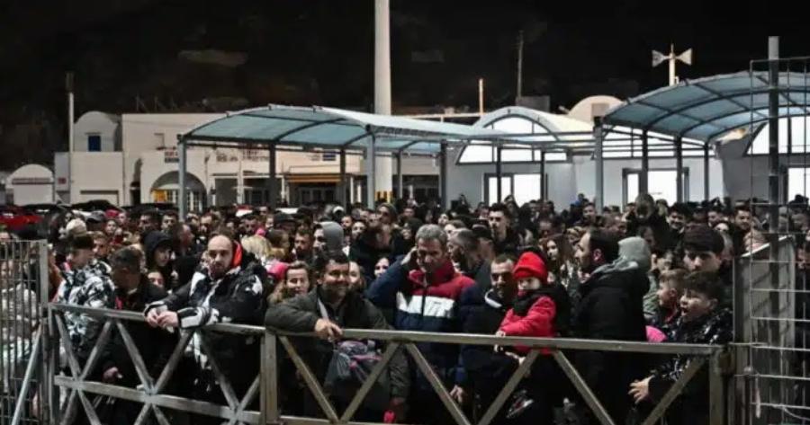 5πλός δυνατός σεισμoς τώρα στη Σαντορίνη