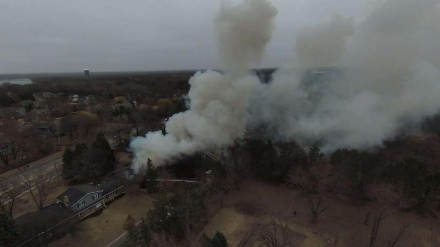 ΣΥΜΒΑΙΝΕΙ ΤΩΡΑ ΕΚΤΑΚΤΟ – ΑΕΡΟΠΛΑΝΟ ΕΠΕΣΕ ΠΑΝΩ ΣΕ ΣΠΙΤΙ