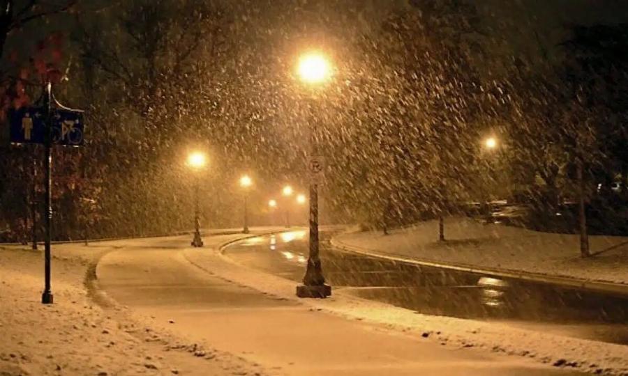 Ξεκίνησε η Χιονοθύελλα: Δείτε Τώρα πού Χιονίζει