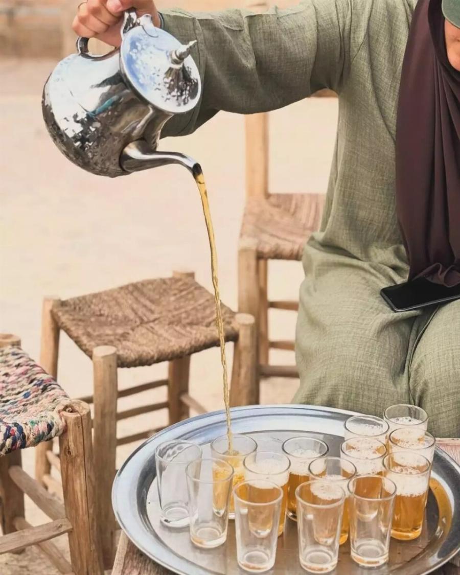 Γυναικάρα η Δανάη Μπάρκα έγινε «Γιασμίν» και αναστάτωσε τους Πρίγκιπες με την ατόφια ελληνική ομορφιά της