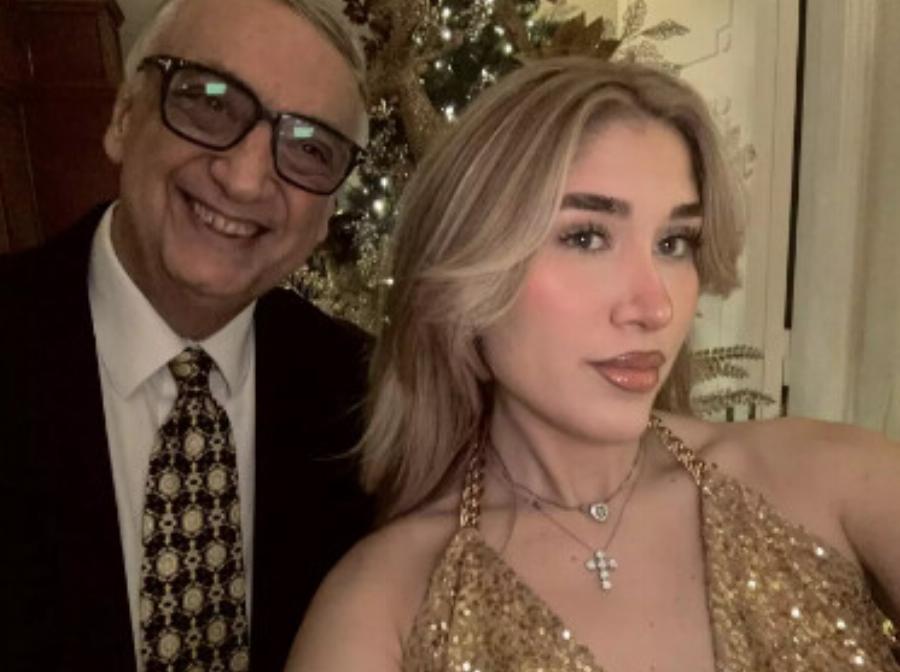 Δημήτρης Σούρας: Οι γυναίκες της ζωής του – Τι έγραφε για τη σύζυγο και την κόρη του – «Όταν ο χρόνος δεν έχει σημασία»