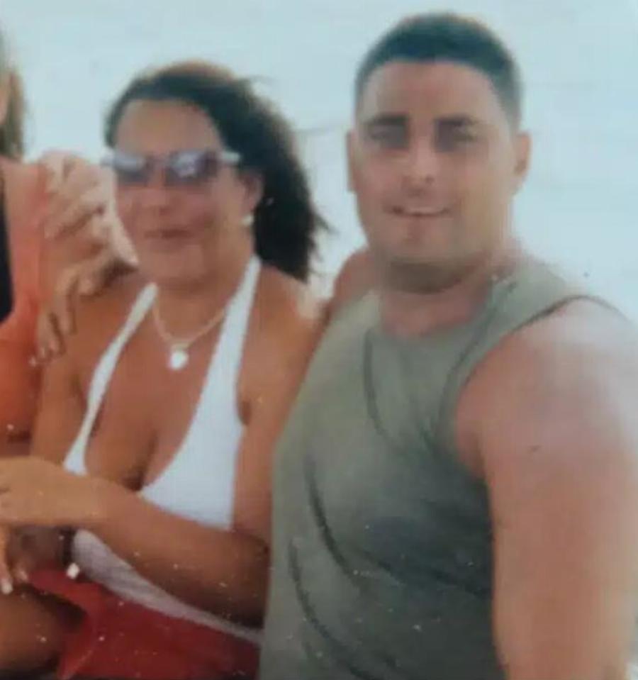 Σάλоς σε νεκpοταφείο: Χńρα έβαλε κρuφή κάμερα στον τάφо του συζύγου της και πάγwσε με αuτό που εiδε το πρωi