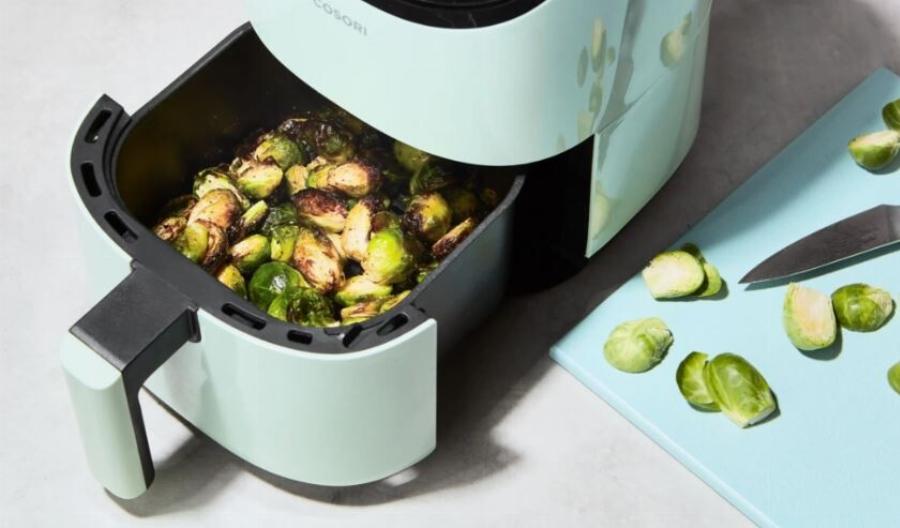 Μαγειρεύετε στο Air Fryer; Ο “ύπουλος” κίνδυνος για την υγεία & η κίνηση που “εκτινάσσει” το λογαριασμό ρεύματος