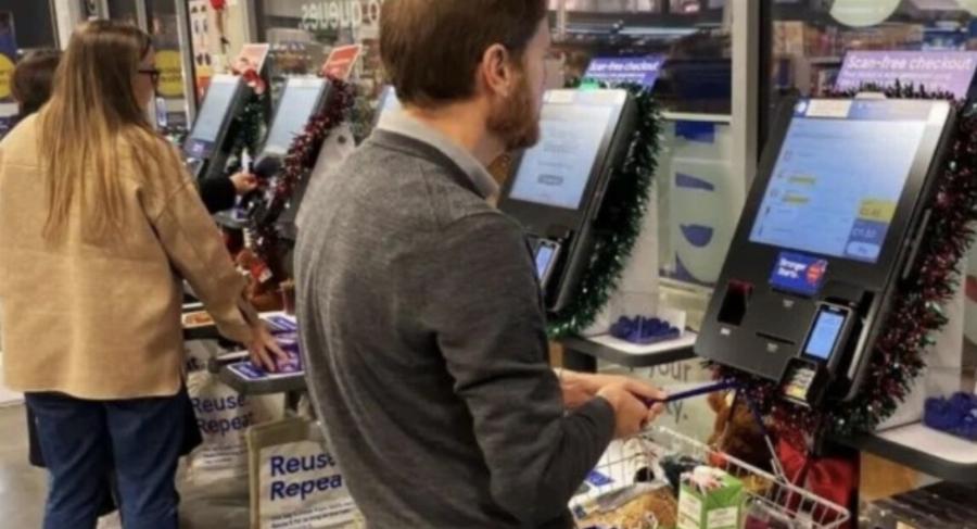 Έξαλλοι όλοι οι Έλληνες: Πασίγνωστη αλυσίδα σούπερ μάρκετ κάνει τη μεγάλη αλλαγή και πετά «εκτός» εκατοντάδες υπαλλήλους της