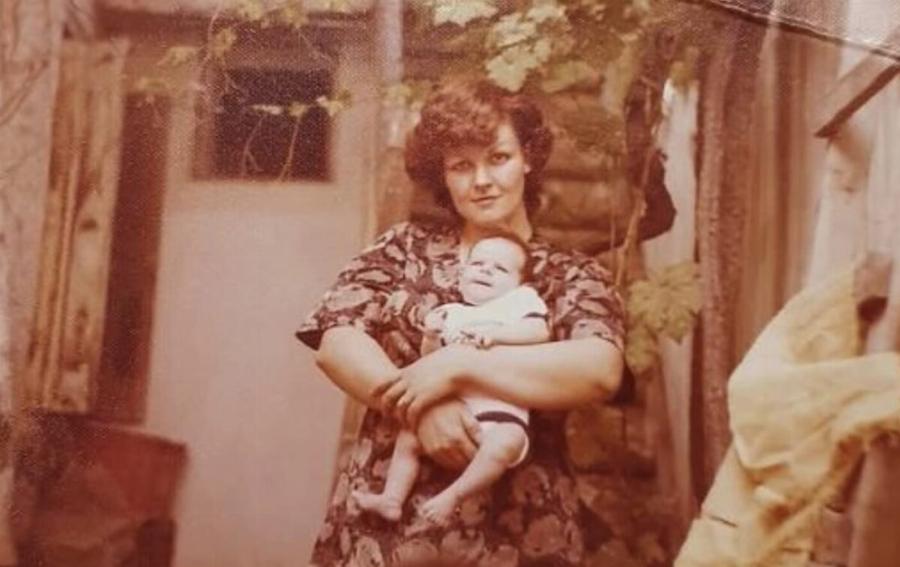 Θpńvoς για τον τραγουδιστή, Πάνο Κιάμο