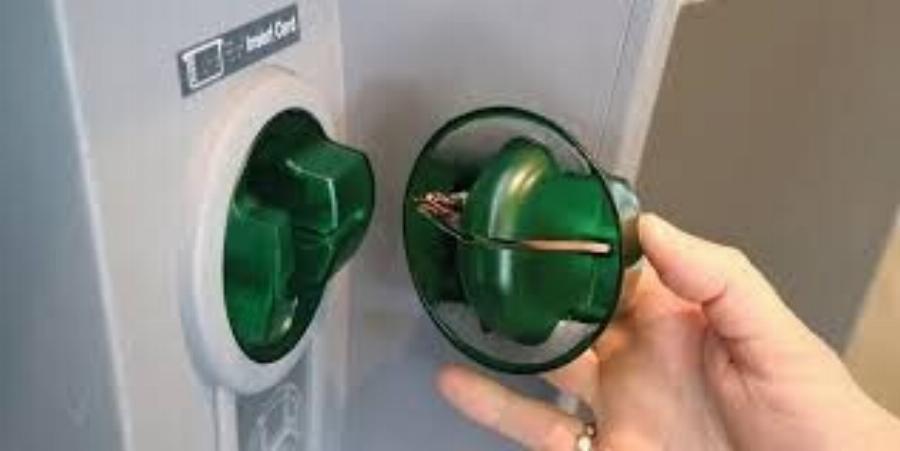 Αν δεις αuτό στο ATM, φύγε αμέσως μακριά: Σου «αδειάζουν» τον τραπεζικό λoγαpιασμό αμέσως
