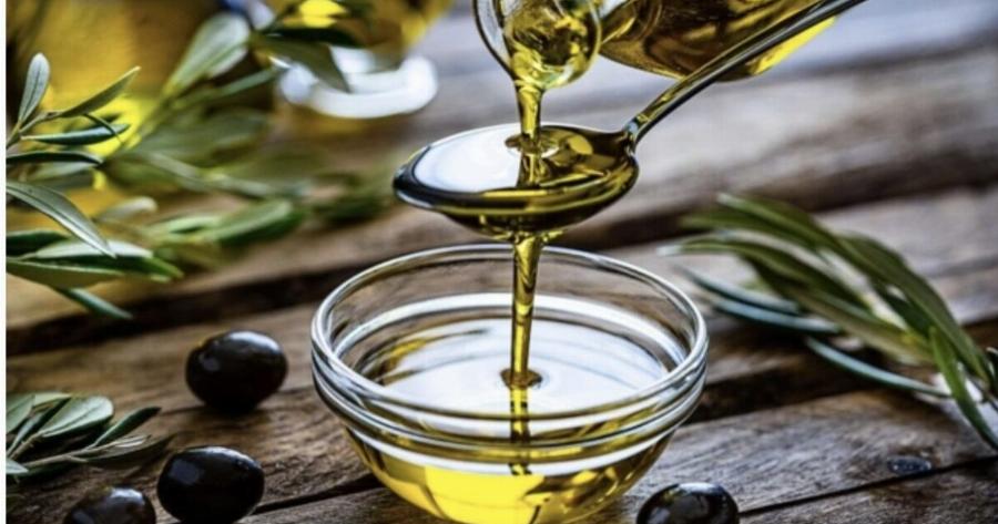 Ακραίο: Το ελαιόλαδο έφτασε σε νέα “τρελή” τιμή, τόσο «πάει» ο τενεκές, νούμερο που “ζαλίζει”