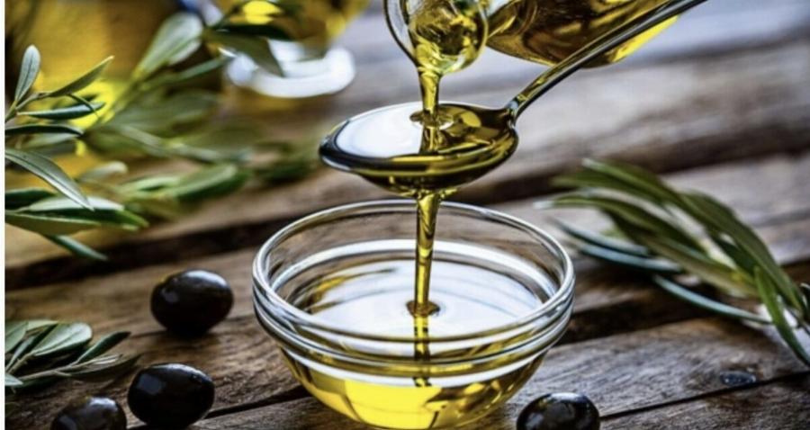 Ακραίο: Το ελαιόλαδο έφτασε σε νέα “τρελή” τιμή, τόσο «πάει» ο τενεκές, νούμερο που “ζαλίζει”