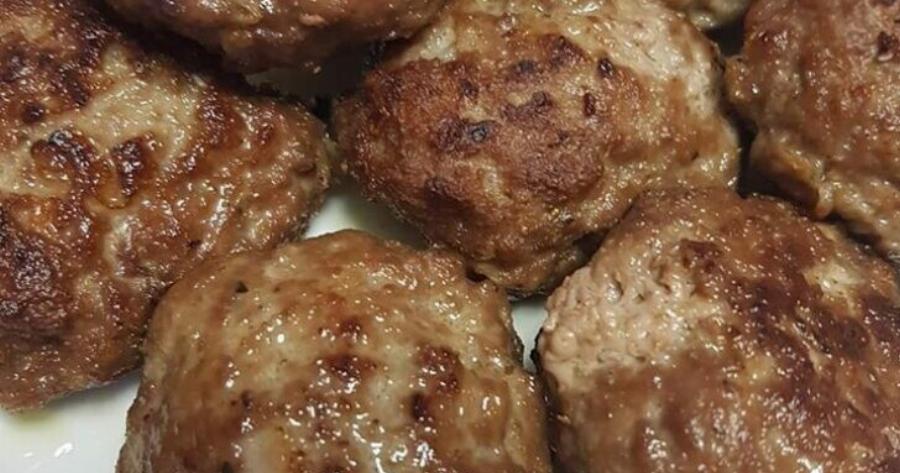 Μπιφτέκια με σιμιγδάλι: Η πιο νόστιμη συνταγή για τα πιο ζουμερά μπιφτέκια που έχετε φτιάξει ποτέ!