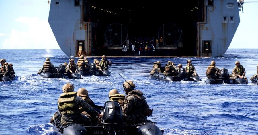 Οι ΗΠΑ αποφάσισαν απόβαση στο Hormuz με 2.500 πεζοναύτες
