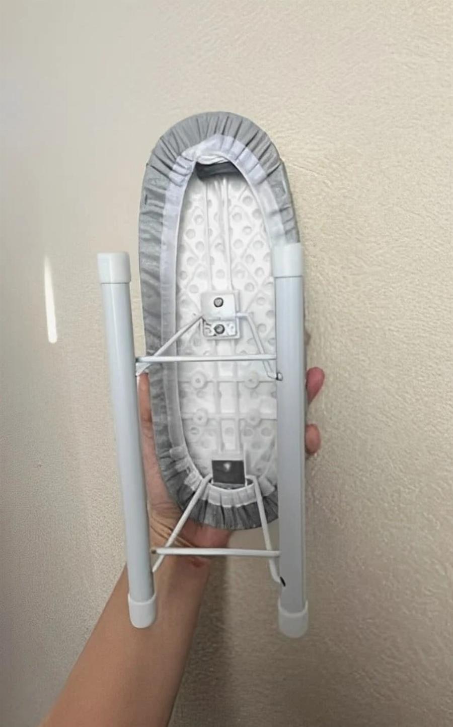 Γυναίκα παρήγγειλε από το διαδίκτυο σιδερώστρα και δεν μπορούσε να πιστέψει αυτό που παρέλαβε