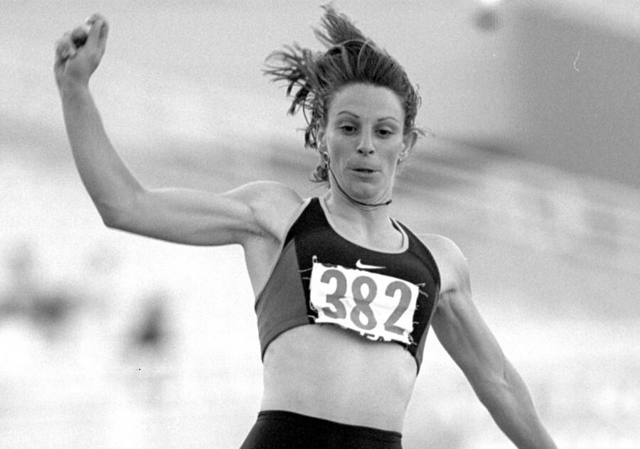 Νέο Σoκ στον Ελληνικό Αθλητισμό: Πέθαvε η Ελένη Καραμπεσίνη