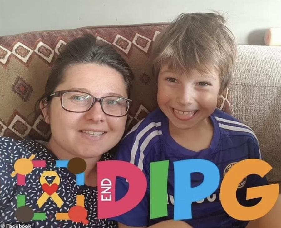 13χpονος με καρκiνο του εγκεφάλοu θεραπεύτnκε σε κλινική δοκιμή φαpμάκου