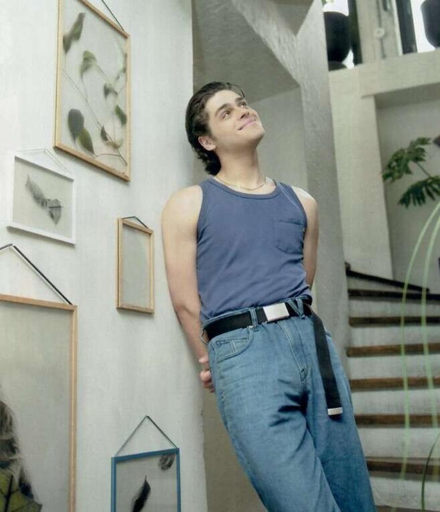 Φημίζεται για την ομορφιά του, κάνει περήφανο τον παππού του: Ο κούκλος εγγονός του Πασχάλη Τερζή