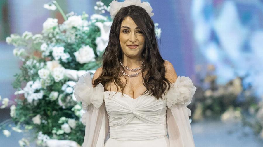 Σαν νεράιδα, δεν έκρυψε τη συγκίνησή της: Η Ιωάννα Παλιοσπύρου ντύθηκε νυφούλα & έλαμπε