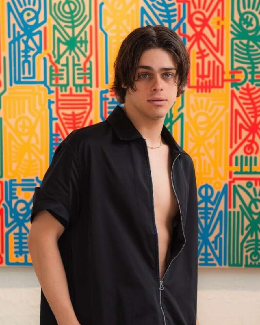 Φημίζεται για την ομορφιά του, κάνει περήφανο τον παππού του: Ο κούκλος εγγονός του Πασχάλη Τερζή