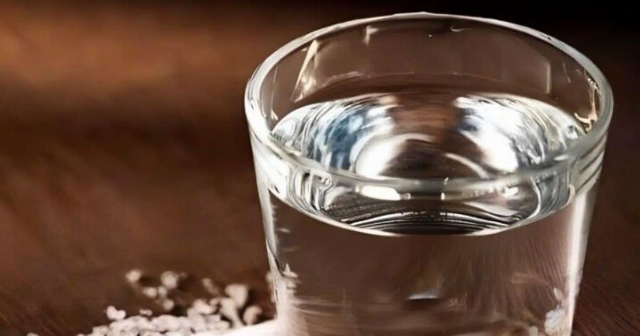 Ανακατέψτε ξίδι κι αλάτι σε ένα ποτήρι, αφήστε το στο δωμάτιο που πάντα είστε και δείτε τι εκπληκτικό θα συμβεί