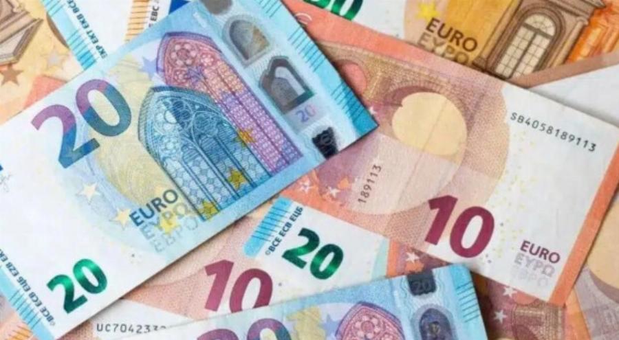 ΟΠΕΚΑ: Με κλήρωση 700 και 1.000 ευρώ σε μητέρες – Ξεκινούν στα ΚΕΠ οι αιτήσεις