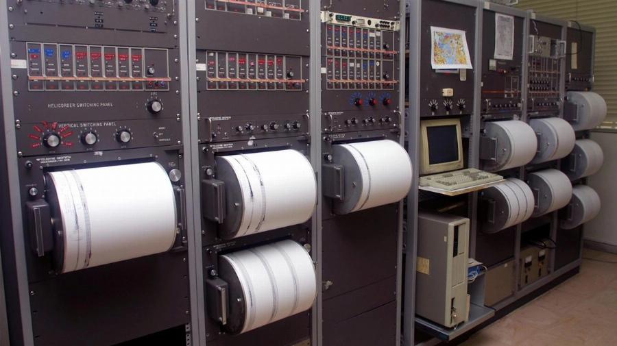 Πολύ μεγάλος σεισμoς τώρα