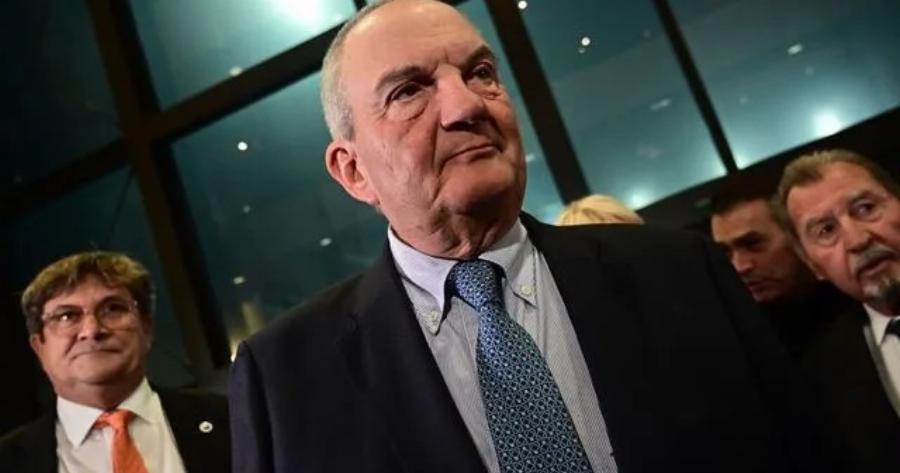 EKTAKTO για Κώστα Καραμανλή