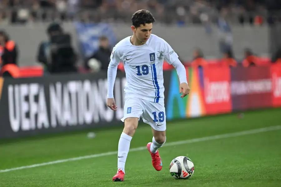 Καρέτσας: Οι ευτυχισμένες οικογενειακές στιγμές του 17χρονου νέου ταλέντου της Εθνικής Ελλάδας κι η στήριξη των γονιών του