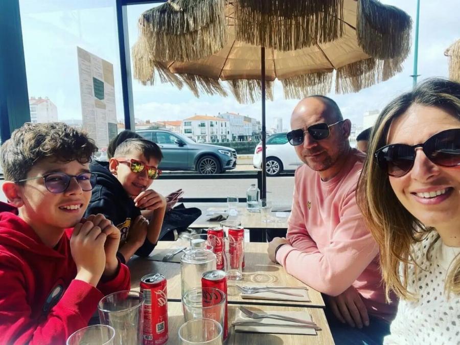 Καρέτσας: Οι ευτυχισμένες οικογενειακές στιγμές του 17χρονου νέου ταλέντου της Εθνικής Ελλάδας κι η στήριξη των γονιών του