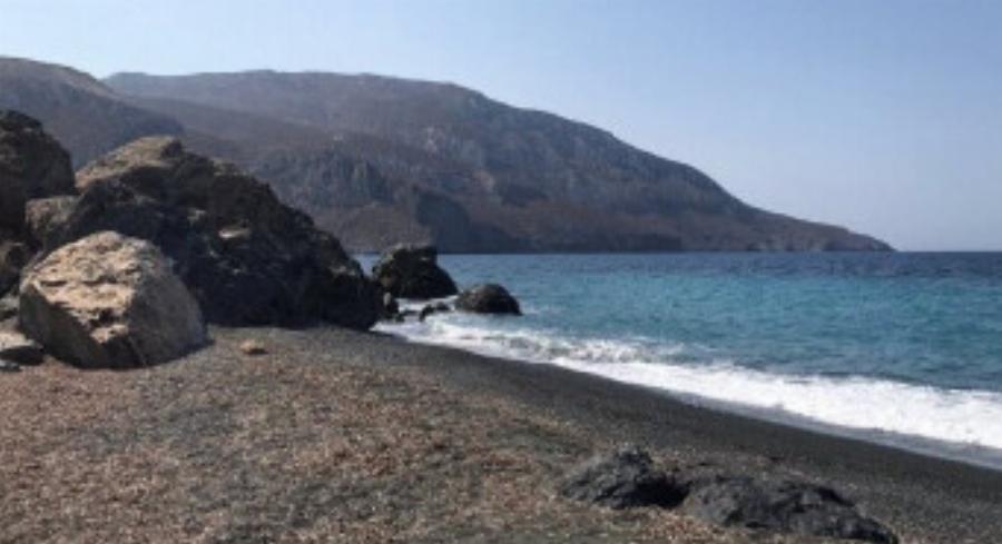 Το λιγότερο διαφημισμένο: Το πιο φθηνό τουριστικό νησί στην Ελλάδα έχει φοβερές παραλίες και απίθανο φαγητό