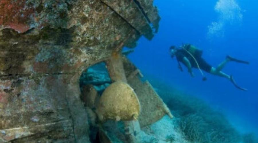 Το λιγότερο διαφημισμένο: Το πιο φθηνό τουριστικό νησί στην Ελλάδα έχει φοβερές παραλίες και απίθανο φαγητό