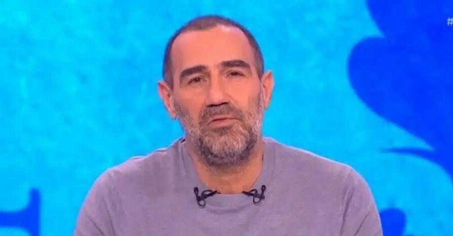Αντώνης Κανάκης – Συναισθηματικά φορτισμένος στον «αέρα»: «Δεν είμαστε σε θέση να κάνουμε μία σατιρική εκπομπή σήμερα»