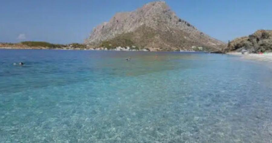Το λιγότερο διαφημισμένο: Το πιο φθηνό τουριστικό νησί στην Ελλάδα έχει φοβερές παραλίες και απίθανο φαγητό