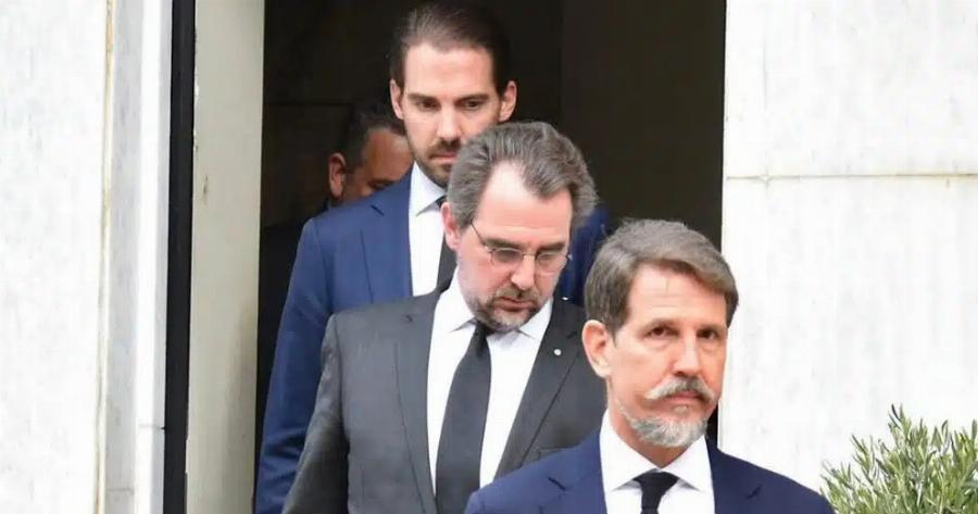 Η απόφαση  αφορά τα πέντε παιδιά του τέως βασιλιά Κωνσταντίνου, καθώς και τα παιδιά του Παύλου