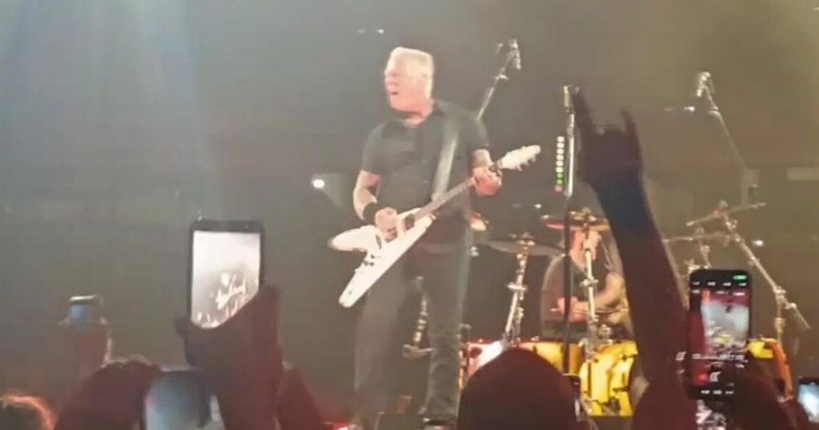 Ντελίριο με τους Metallica στο ΟΑΚΑ: Έπαιξαν το συρτάκι του Ζορμπά και Τρύπες