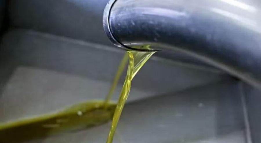Ξέφυγε το ελαιόλαδο – Auτή είναι η νέα τıμή που έφτασε το λίτρο