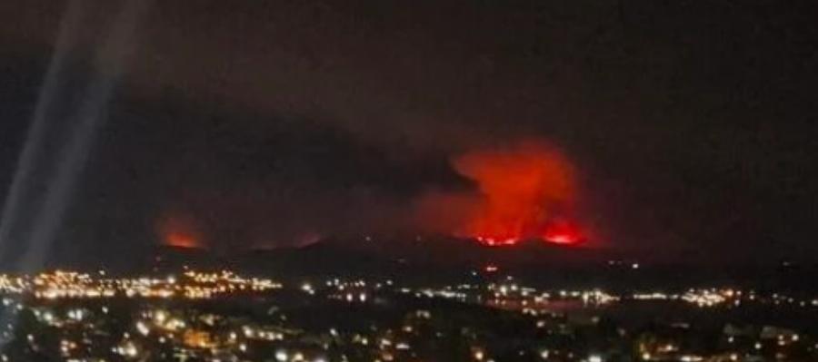 Καίγεται ξανά η Ελλάδα μας – Νέα ισχυρή πυρκαγιά τώρα μέσα στη νύχτα