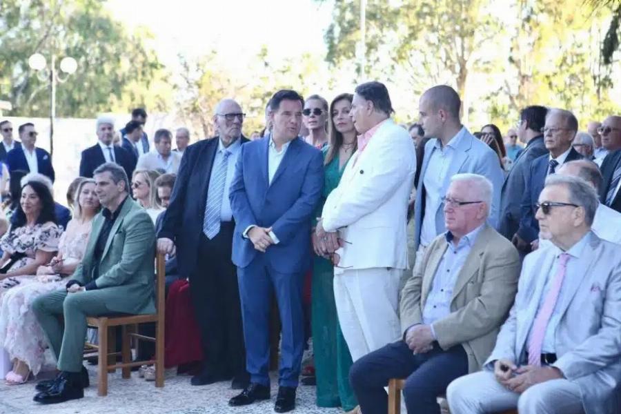 Ο Γιώργος Πατούλης βάφτισε τον γιο του στο Λαγονήσι – Το όνομα που του έδωσε