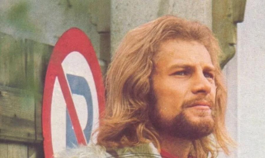 Πέθανε ξεχασμένος, κατέληξε στα αζήτητα: Η τραγική ιστορία του Έλληνα “Ιησού” που πάλευε με τους δαίμονές του