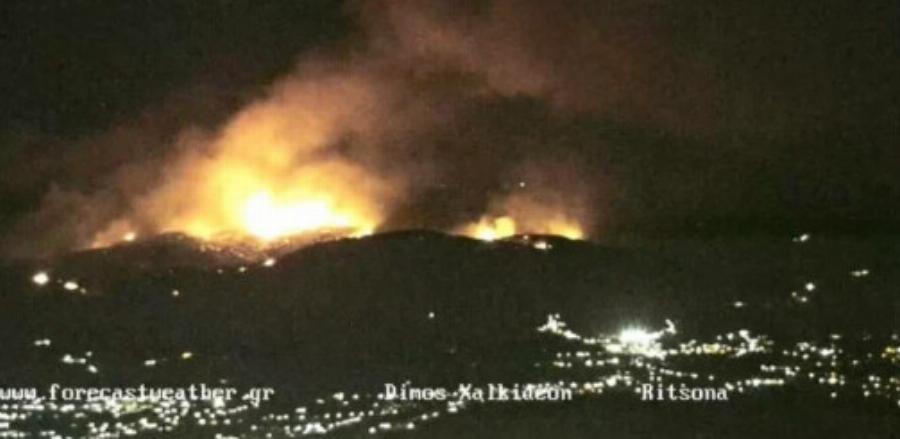 Καίγεται ξανά η Ελλάδα μας – Νέα ισχυρή πυρκαγιά τώρα μέσα στη νύχτα