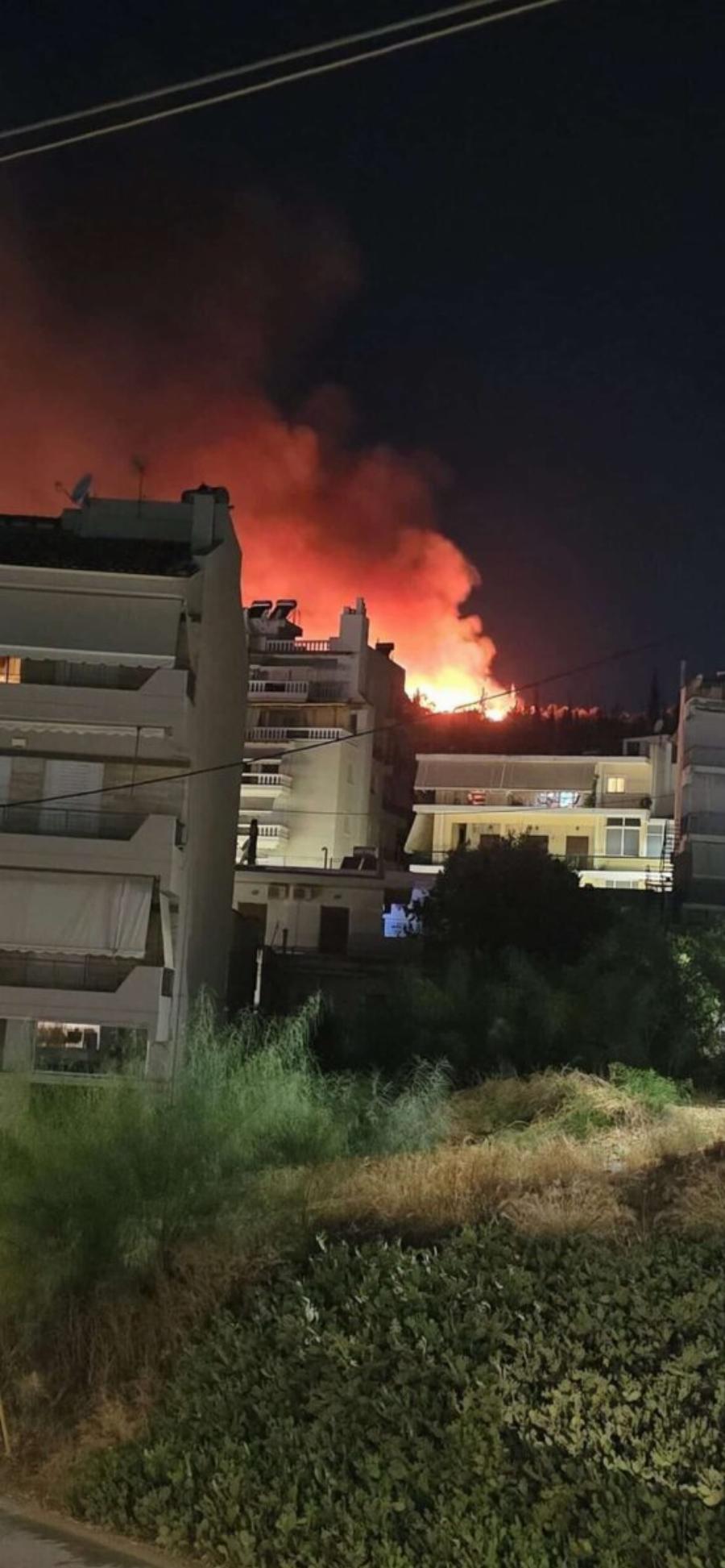 ΜΕΓΑΛΗ ΦΩΤΙΑ ΤΩΡΑ ΣΤΗΝ ΑΤΤΙΚΗ – ΣΥΝΑΓΕΡΜΟΣ ΣΤΗΝ ΠΥΡΟΣΒΕΣΤΙΚΗ