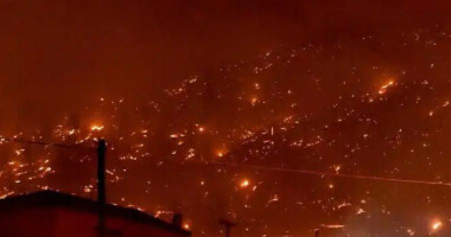 EKTAKTO – Έκλεισε η Εθνική Οδός λόγω της ανεξέλεγκτης φωτιάς