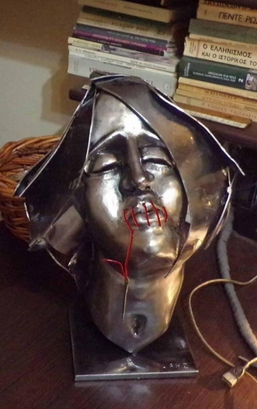 Η Μαρία Καρυστιανού έγινε άγαλμα