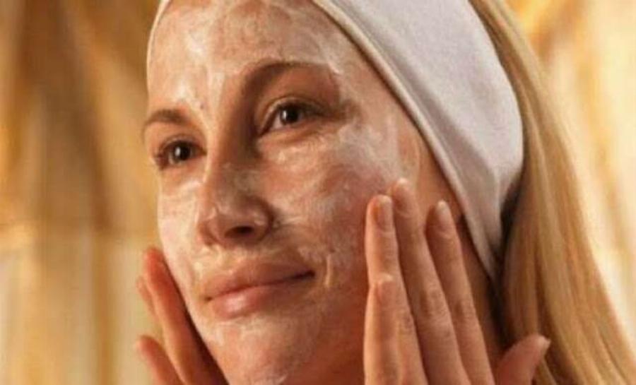 Το κρυφτό κόλπο: Τρίψε αuτό σε ουλές και ρυτίδες και θα εξαφανιστούν σε χρόνο μηδέν