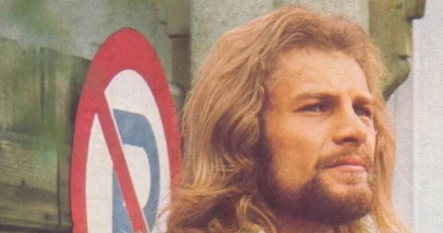 Πέθανε ξεχασμένος, κατέληξε στα αζήτητα: Η τραγική ιστορία του Έλληνα “Ιησού” που πάλευε με τους δαίμονές του